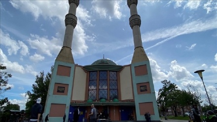 Olanda, minacce islamofobe e razziste contro moschea