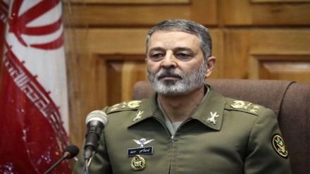 سرلشکر موسوی: ارتش تحت رهبری‌های مدبرانه فرماندهی معظم کل قوا در صحنه حاضر است