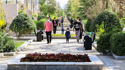 Musim Semi Tiba, Bunga di Taman-Taman Iran Mekar (1)