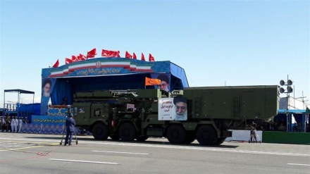 “建军节”阅兵式上揭幕了军队最新导弹系统