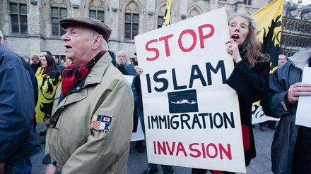 डेनमार्क ने एक बार फिर उगला मुसलमानों के ख़िलाफ़ ज़हर, बड़ी संख्या में सीरियाई शरणार्थियों के निवास परमिट किए रद्द