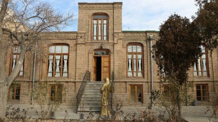 帕尔文·埃特萨米父亲的房子  （图籍）