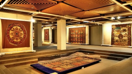 Iran da vedere: museo del tappeto di Tehran + FOTO