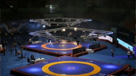 伊朗选手在保加利亚国际摔跤比赛中获得2枚金牌，一枚银牌