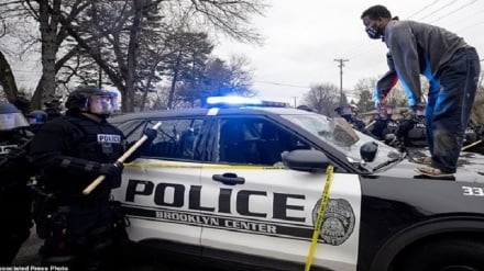 Usa, proteste di nuovo a Minneapolis: decine arresti + FOTO