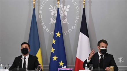 Russie: Macron provoque