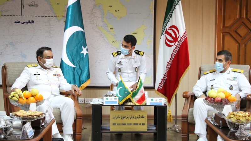دیدار فرمانده ناوگروه نیروی دریایی پاکستان با فرمانده منطقه یکم نیروی دریایی ارتش ایران