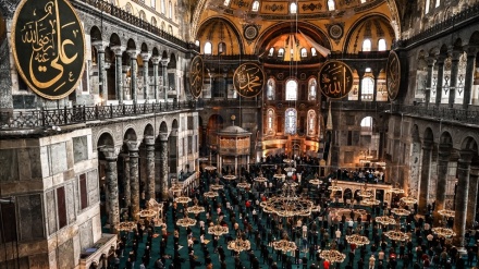 Turchia, primo Ramadan nella moschea Aya Sofia + FOTO