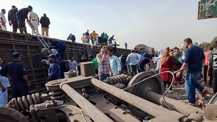 More than 100 people dead, injured after train derails in Egypt