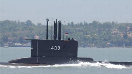 Indonesia searching for missing submarine with 53 on board