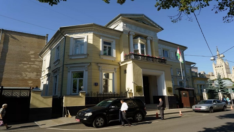سفارت تاجیکستان در روسیه به مهاجران اخراج شده توصیه کرده است تا پایان مهلت جریمه خود در تاجیکستان بمانند