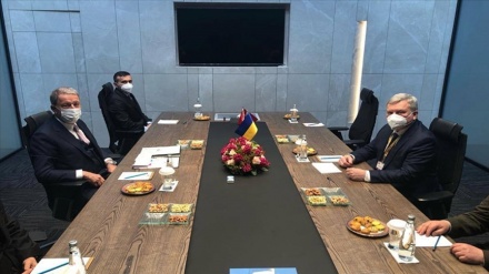 Rusya ile kriz yaşayan Ukrayana Savunma Bakanı, Türk mevkidaşı ile görüştü