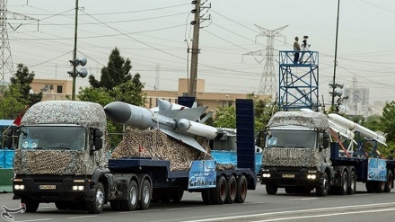 Iran Army unveils new military hardware in parade