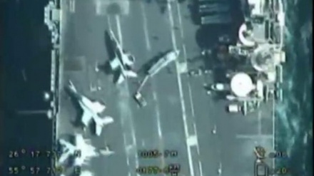 Drone Iran Terbang di atas Kapal Induk AS di Teluk Persia