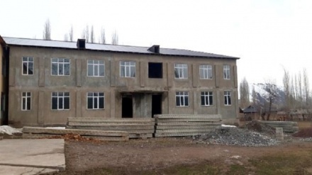 کمبود منابع، ساخت یک مدرسه را در تاجیکستان به 12 سال کشاند