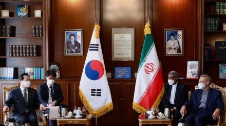  لاریجانی: منابع ایران در کره جنوبی هر چه سریعتر آزاد شود 
