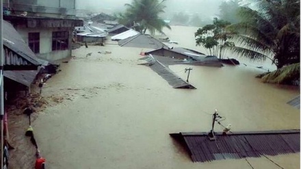 Inondazioni in indonesia: aggravato il bilancio dei morti e feriti