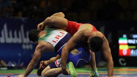 伊朗摔跤运动员获得奥运会资格