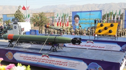 Parade Militer Iran Menandai Hari Tentara (7)