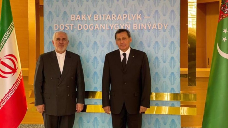 Zarif erörtert regionale und bilaterale Entwicklungen mit turkmenischen Funktionsträgern