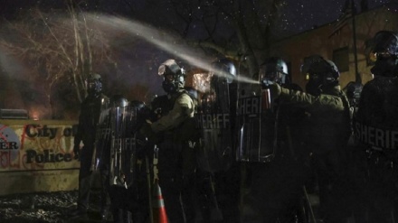 ادامه ناآرامی ها در «مینیاپولیس»؛ پلیس آمریکا معترضان را سرکوب کرد+ ویدئو