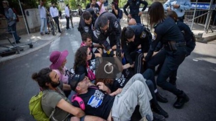 Sit-in anti Netanyahu, intervento forze dell'ordine + Video