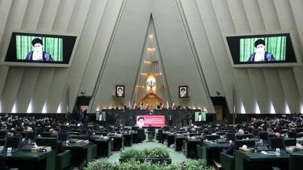 (FOTO) Elezioni, Leader esorta la partecipazione elettorale in Iran - 2