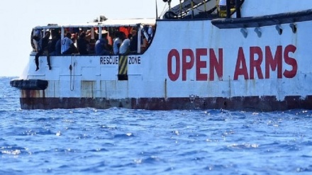 Migranti, Open Arms: corpi di bimbi sulla spiaggia libica (ATTENZIONE FOTO)