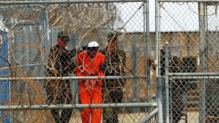 ग्वांतानामो से रिहा होने वाले 6 क़ैदी इमारात के जेल में कई साल क़ैद रहने के बाद अब भेजे गए यमन