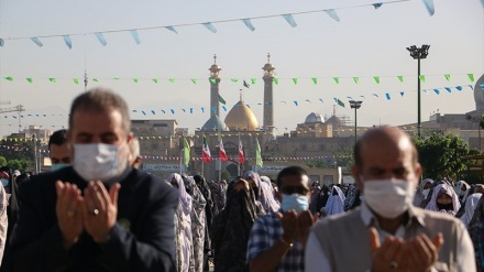 (FOTO) Iran, i fedeli partecipano alla preghiera dell’Eid al-Fitr - 1
