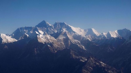 Exhaustion kills Swiss, American climbers on Everest