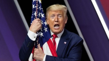 トランプ氏が、ウェブサイト上に投稿スペースを開設