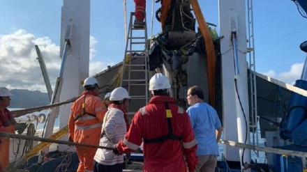 台F-5E战机失事坠海半年 残骸打捞上岸