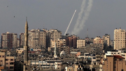 Salve de missiles sur Israël