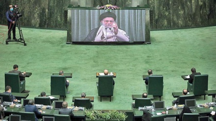 Rahbar Lakukan Pertemuan Virtual dengan Anggota Parlemen Iran