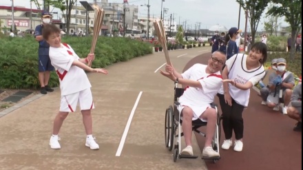 広島県内での聖火リレー終了、公道では行わず福山での点火セレモニーが実施