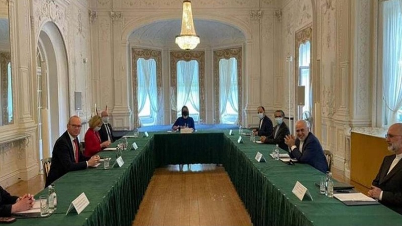 Zarif takohet me Presidentin dhe Ministrin e Jashtëm të Irlandës