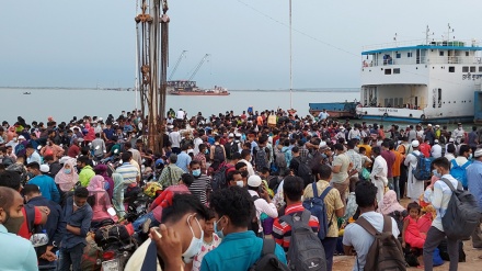 ভোগান্তি নিয়ে বাড়ি ফিরছেন মানুষ, ‘ঈদযাত্রা হয়ে উঠতে পারে শবযাত্রা’