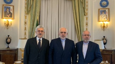 Zarif ha incontrato l'ex Primo Ministro italiano