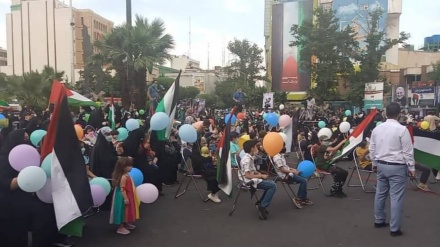 テヘランで、子どもたちが参加しパレスチナの対イスラエル勝利を祝うイベント実施