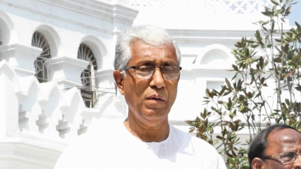 मुख्यमंत्री ने आठ आने की पेंसल जेब से निकाली और लिखा कि मेरे पास कोई संपत्ति नहीं!