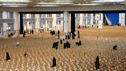 Idul Fitri Tiba, 110 Ribu Paket Sembako Dibagikan di Tehran (2)