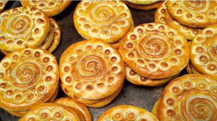 イラン北部ギーラーン州の郷土銘菓；フーマン産クルーチェ