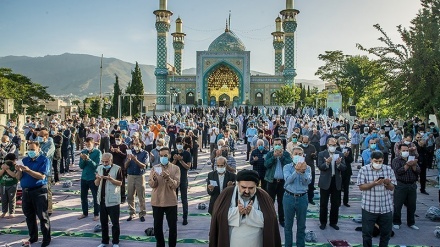 (FOTO) Iran, i fedeli partecipano alla preghiera dell’Eid al Fitr - 2