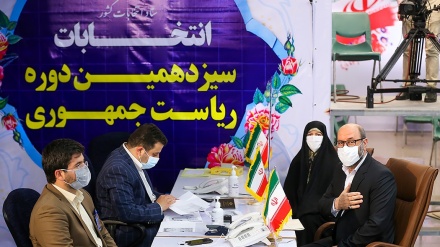 İran'da seçim maratonu kayıt işlemleriyle başladı