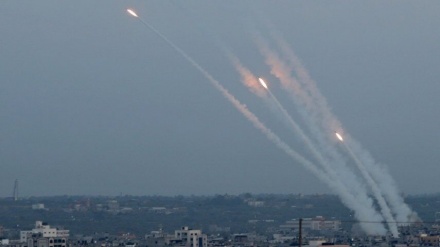 Roket-Roket Perlawanan Gempur Tiga Distrik Israel