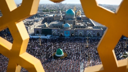 (FOTO) Iran, la preghiera dell'Eid al Fitr - 2