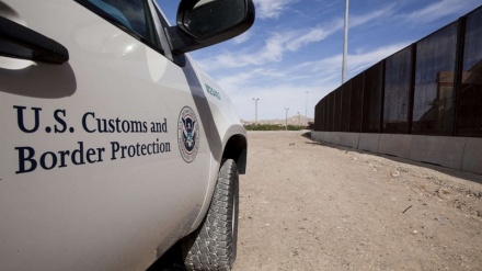 Trump officials used secret terrorism unit to question lawyers at border