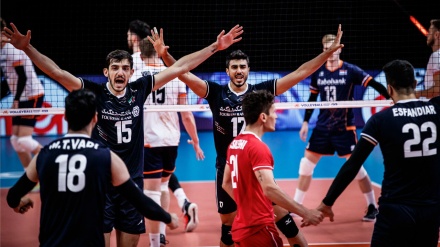 Ekipi kombëtar i volejbollit të Iranit fiton ndaj Hollandës