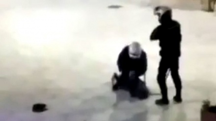 Испания полицияси қизни шафқатсизларга калтаклади (видео)
